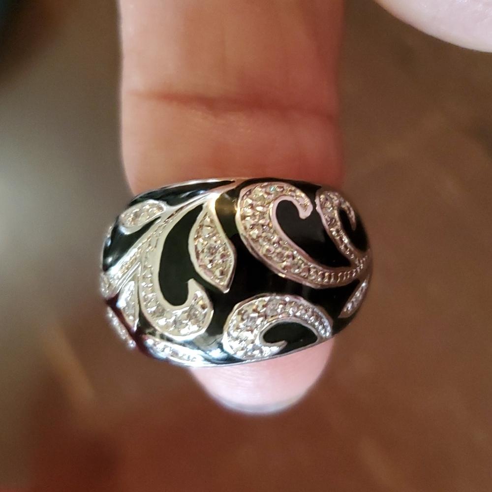 Ring - Picture 1 of 5